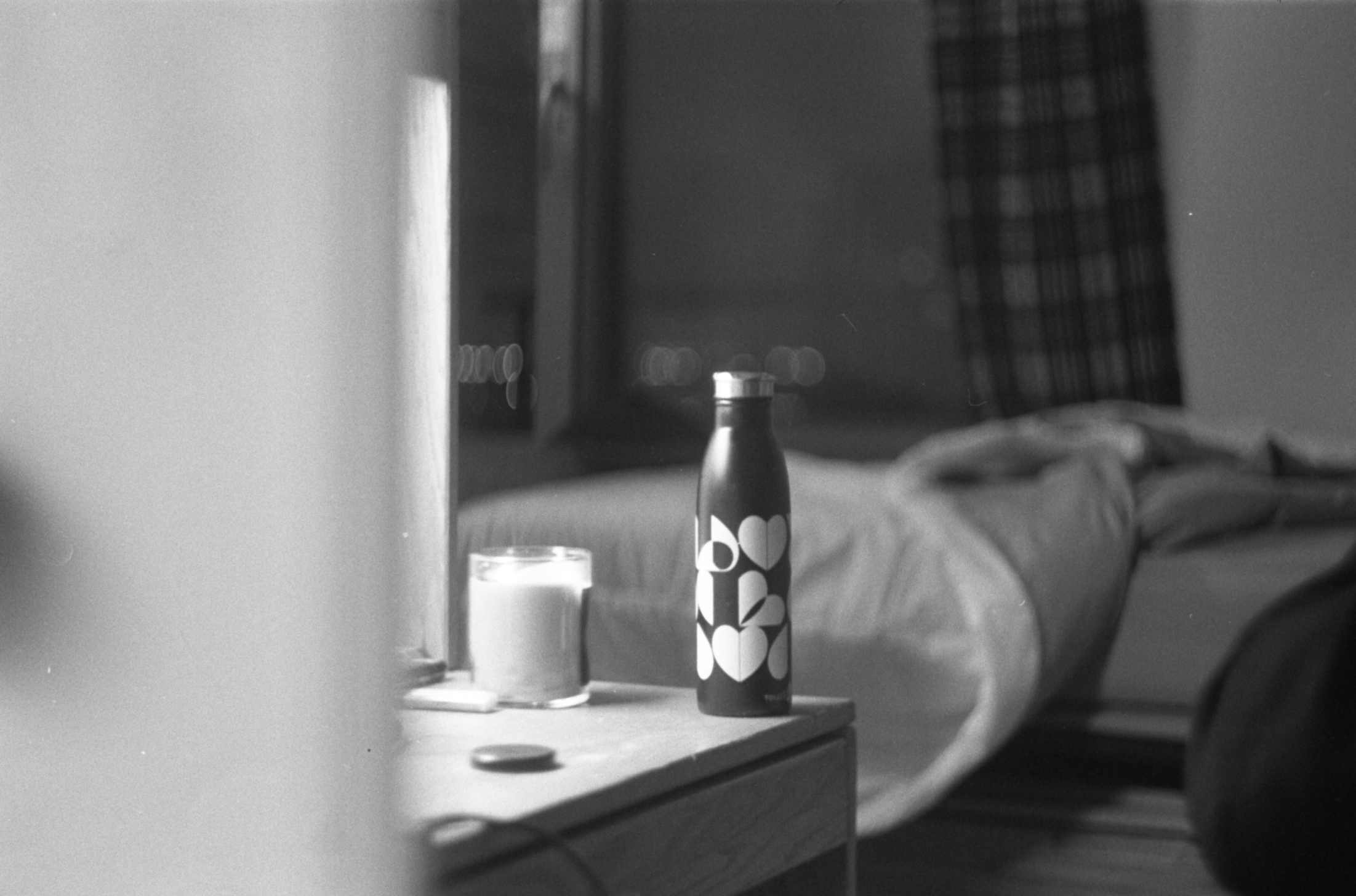 reflection. plus look at the oval bokeh!
